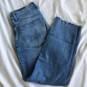 AE Mom Jeans Size 2
